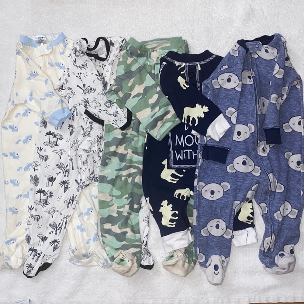 5 pair of baby onesies